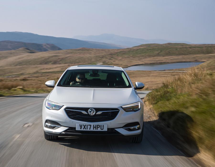  Vauxhall Insignia Grand Sport Turbo 4x4 2017 года  (фото 25 из 41)